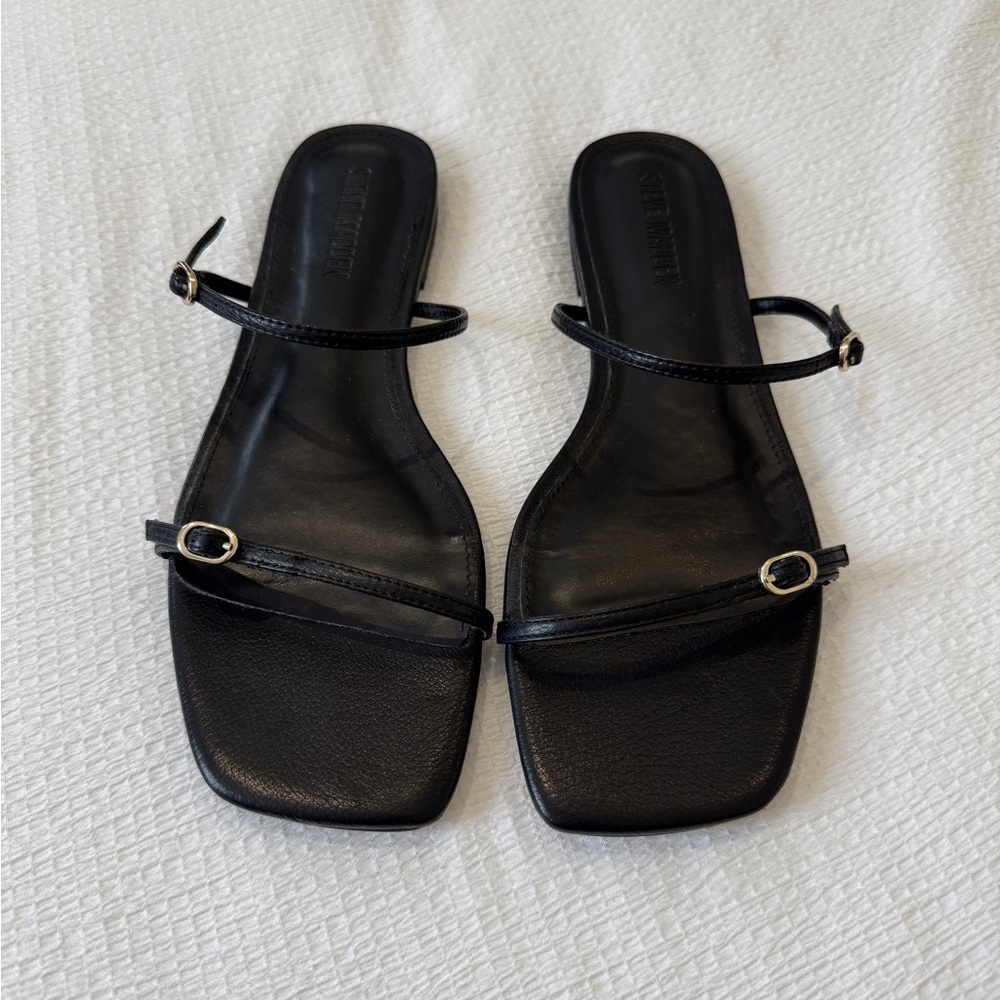 Steve Madden Black Strappy Flat Sandals - Picture 6 of 6